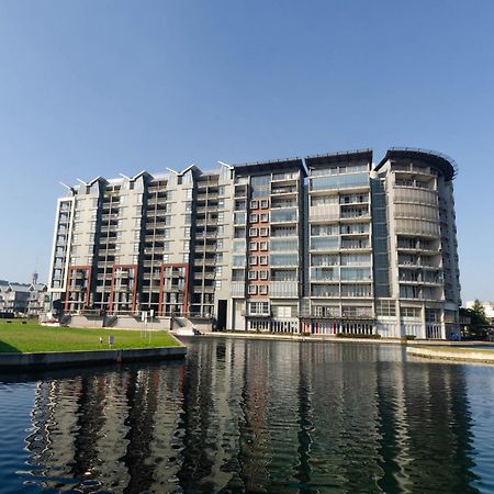 Quayside Waterfront Apartment 다반 외부 사진