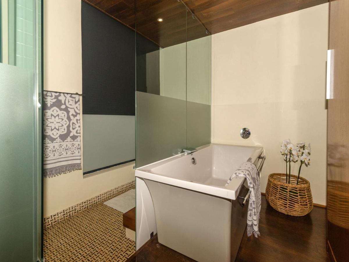 Quayside Waterfront Apartment 다반 외부 사진