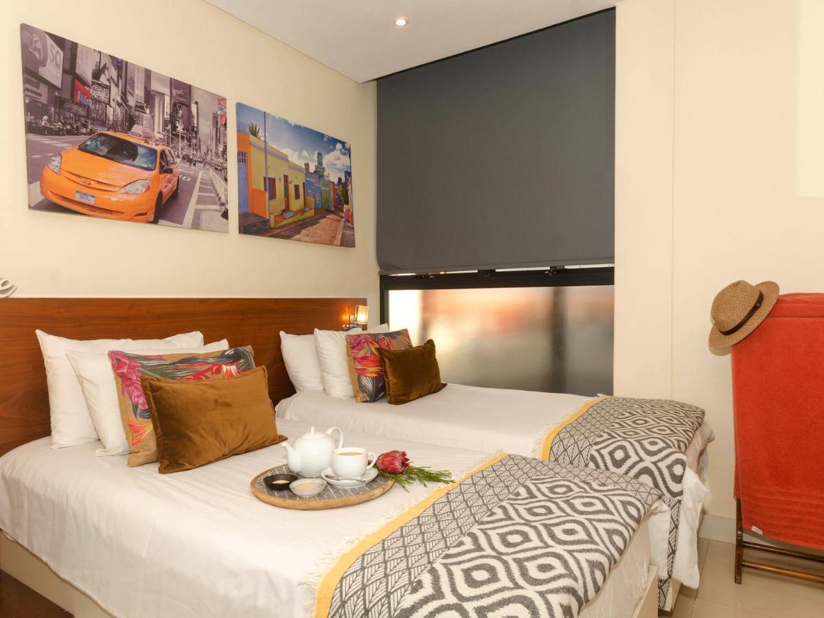 Quayside Waterfront Apartment 다반 외부 사진