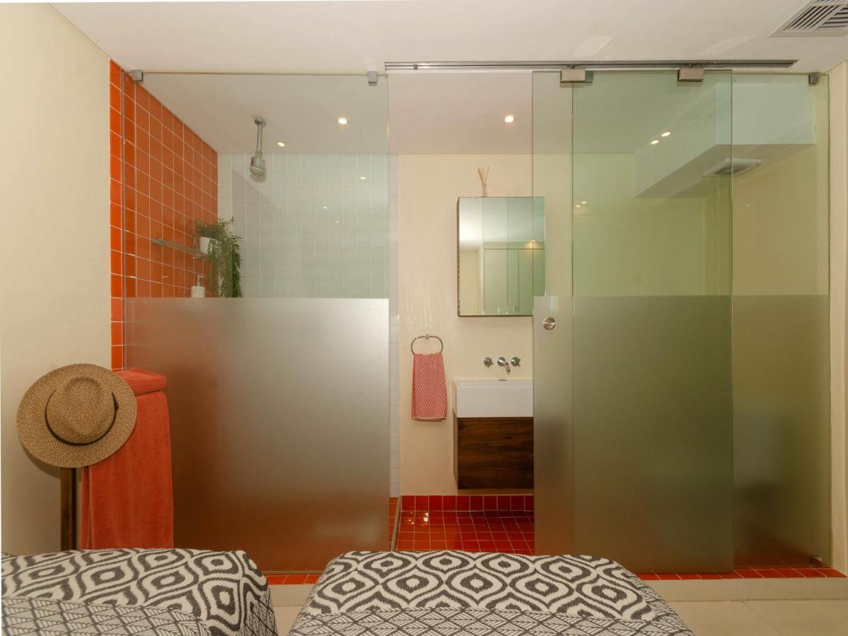 Quayside Waterfront Apartment 다반 외부 사진
