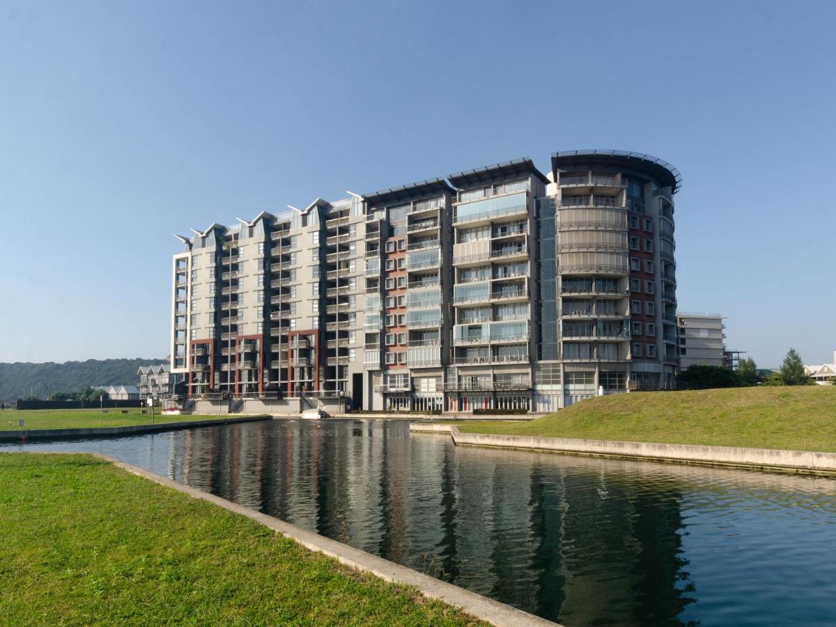 Quayside Waterfront Apartment 다반 외부 사진