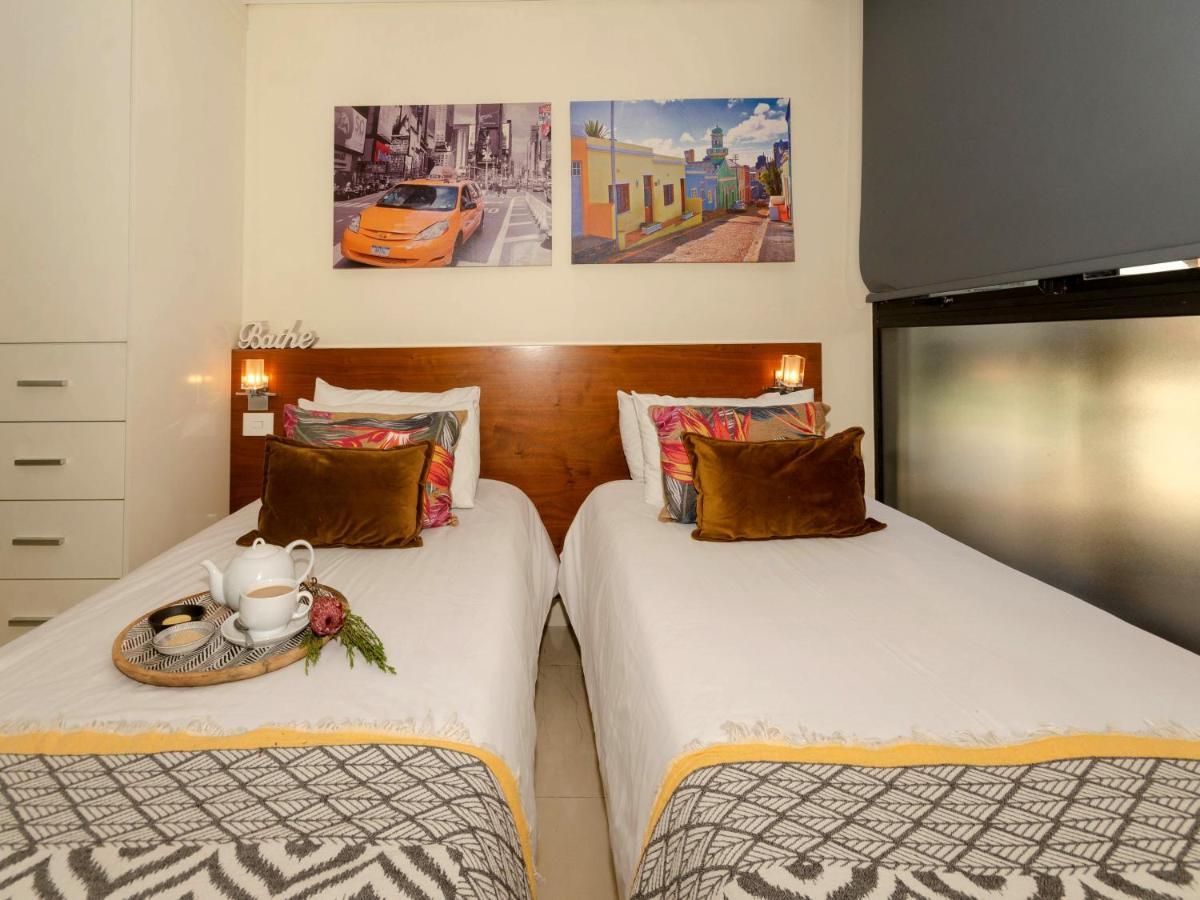 Quayside Waterfront Apartment 다반 외부 사진