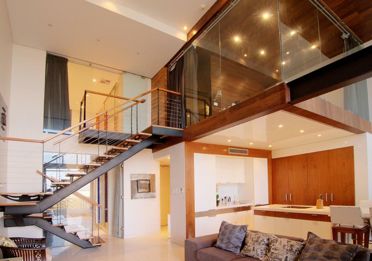 Quayside Waterfront Apartment 다반 외부 사진