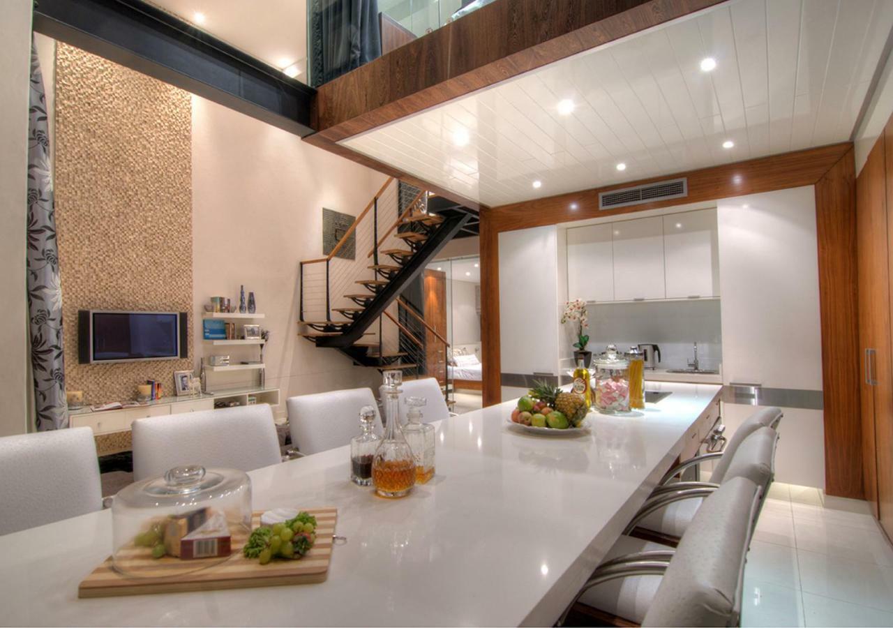 Quayside Waterfront Apartment 다반 외부 사진
